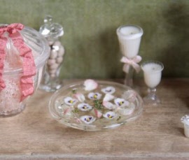 jwmspv78-artofmini.com-poppenhuis-dollhouse-dollshouse-violets-viooltjes-drijfschaal-floating-bowl-rose-petals