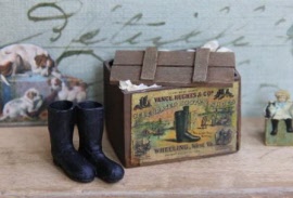 poppenhuis dollhouse vintage shabby krat laarzen  crate boots zomer30
